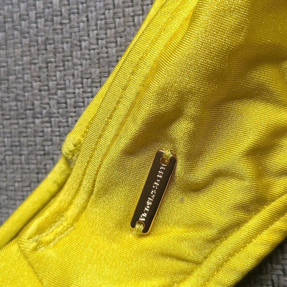 Victoria's Secret Yellow Bikini - Picture 8 of 11